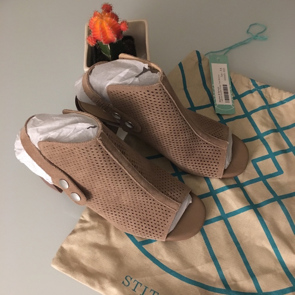 NWT Falinna Suede Peep Toe Bootie - Stitch Fix